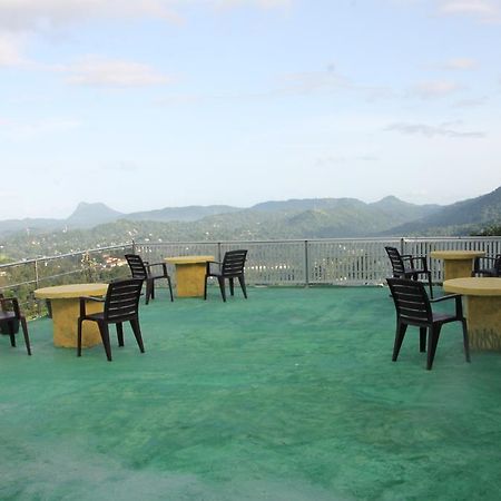 Pure Nature Hotel Kandy Exterior foto
