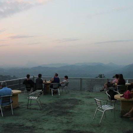 Pure Nature Hotel Kandy Exterior foto