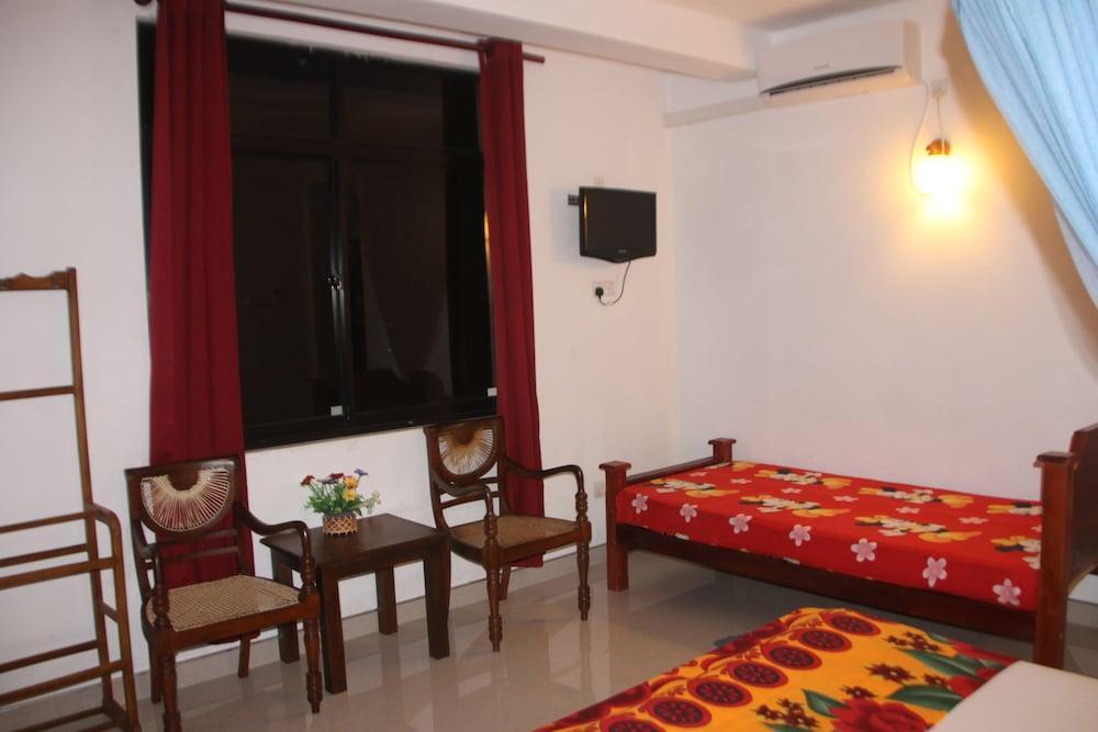 Pure Nature Hotel Kandy Exterior foto
