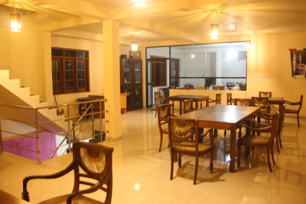 Pure Nature Hotel Kandy Exterior foto
