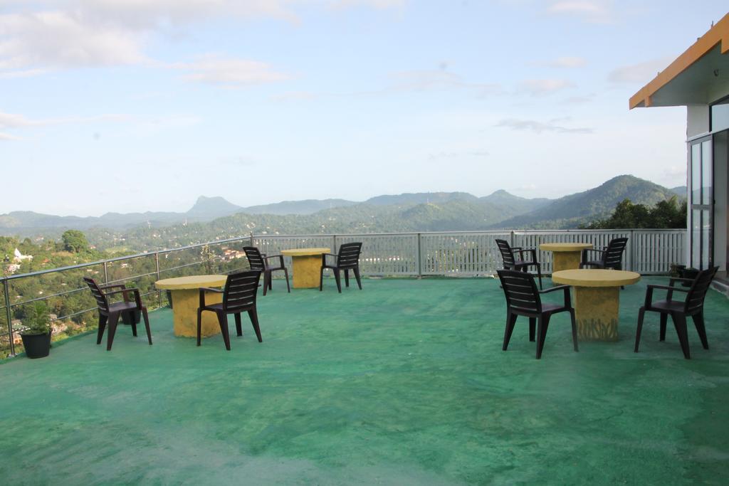 Pure Nature Hotel Kandy Exterior foto