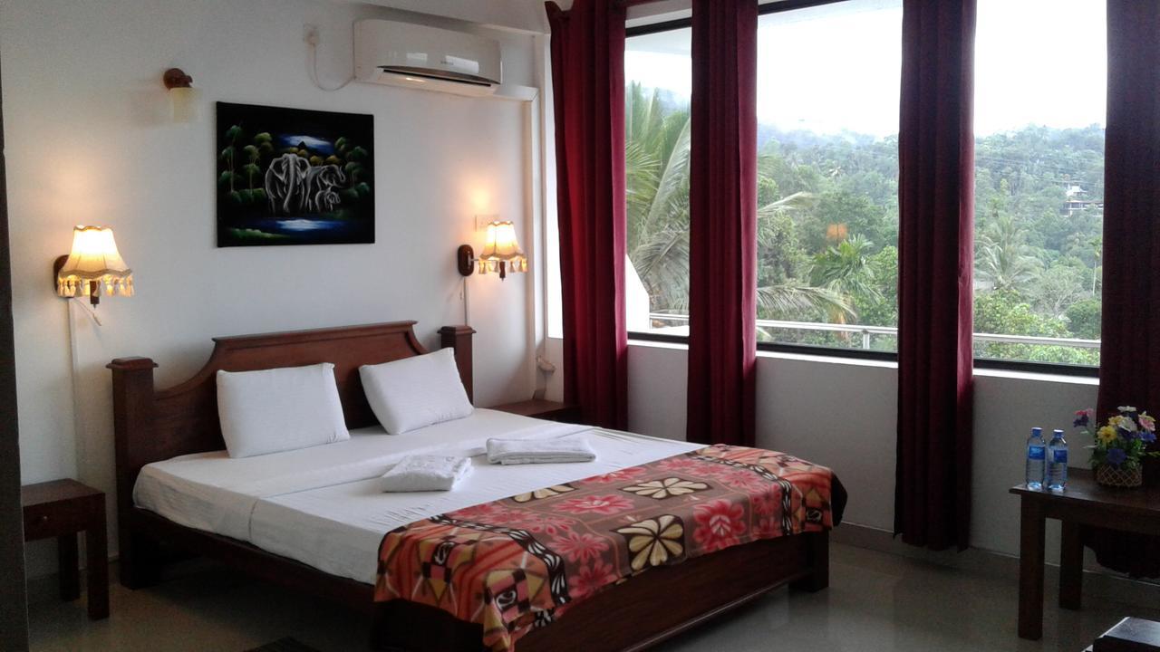 Pure Nature Hotel Kandy Exterior foto
