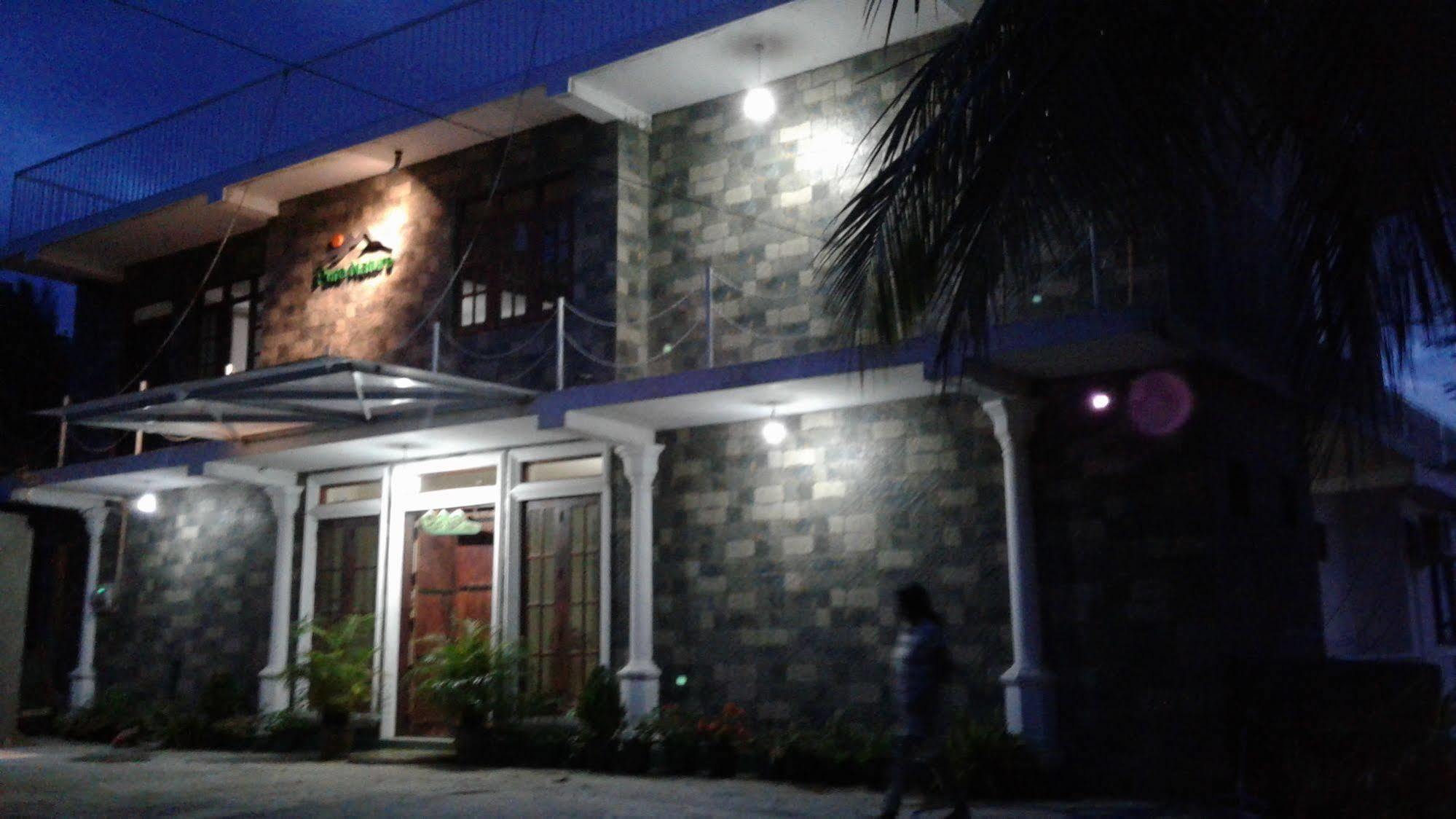 Pure Nature Hotel Kandy Exterior foto