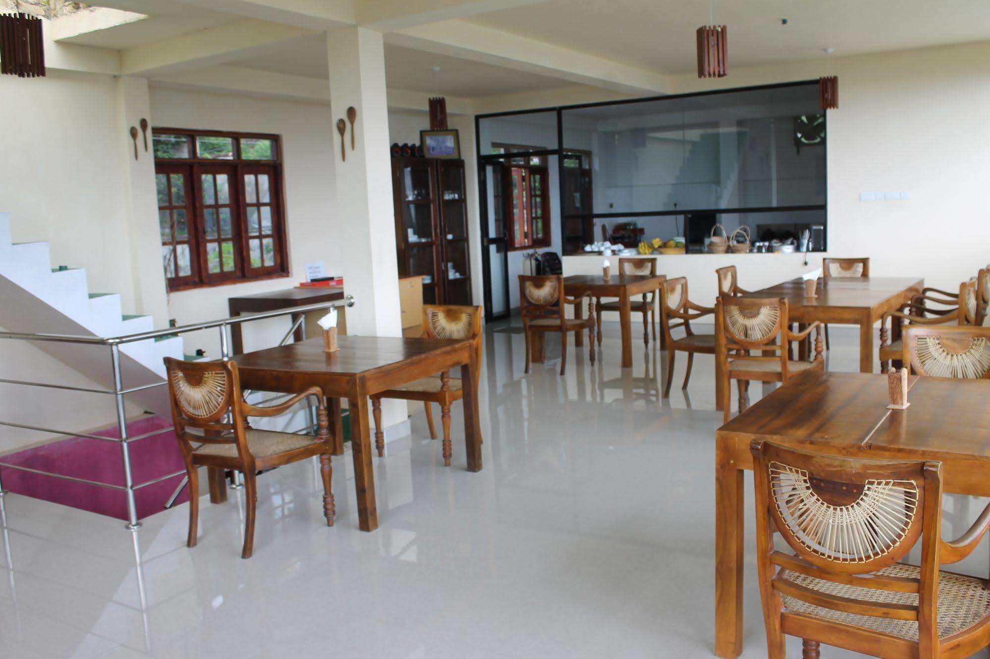 Pure Nature Hotel Kandy Exterior foto