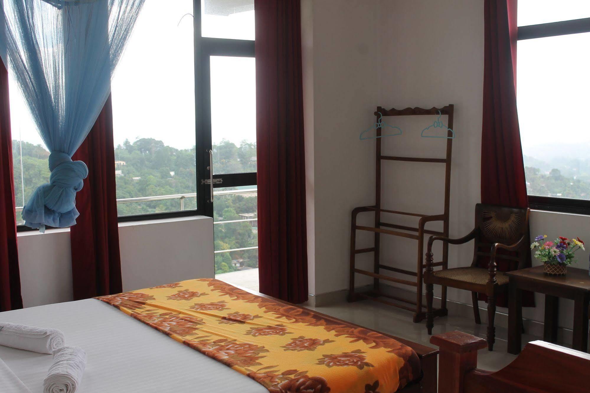 Pure Nature Hotel Kandy Exterior foto