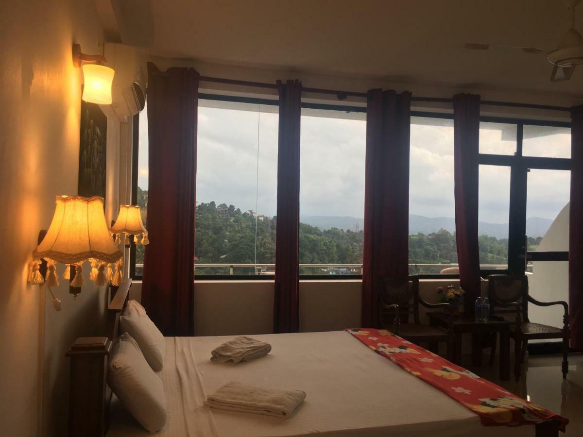 Pure Nature Hotel Kandy Exterior foto